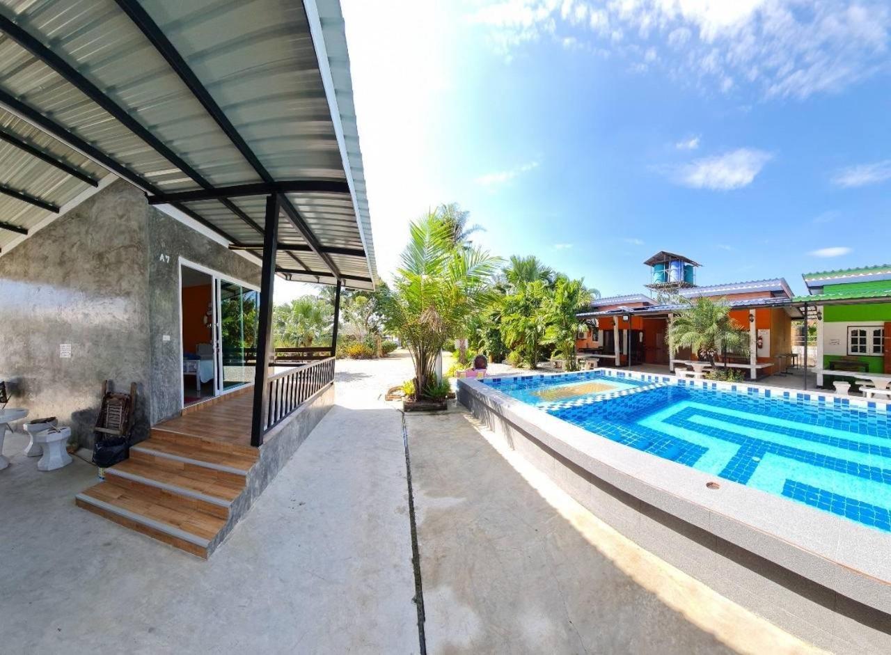 ต้นหว้ารีสอร์ท Chao Lao Beach Exterior foto